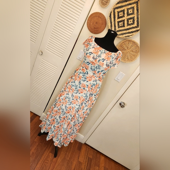 LAST ONE! Off The Shoulder Floral Maxi Dress - Picture 5 of 12